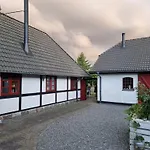 Farm stay Bauernhofferien Auf Mon, Schaeferwagen 
