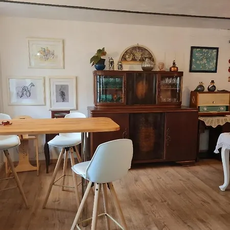 Farm stay Bauernhofferien Auf Mon, Schaeferwagen 